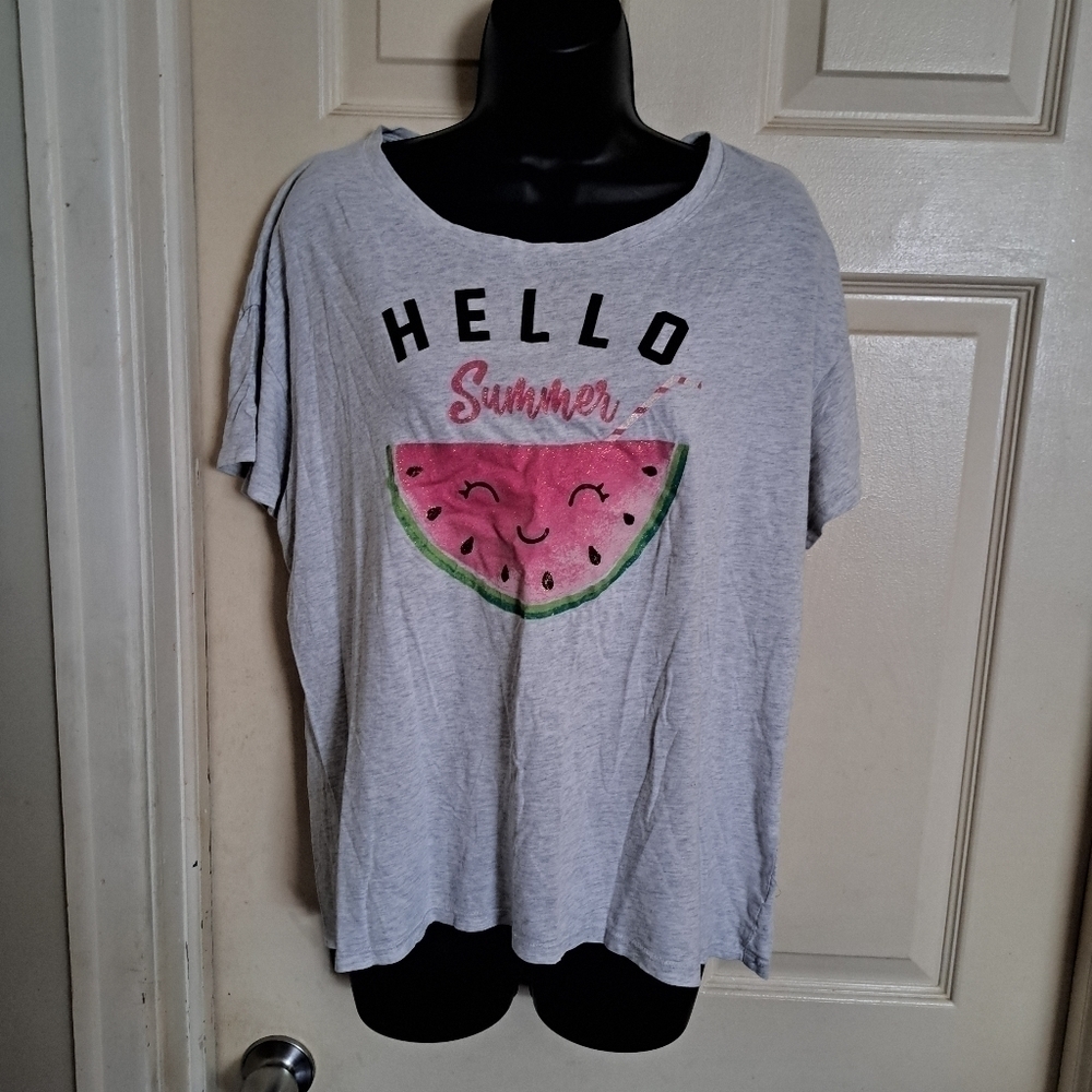 Secret Treasures graphic T-shirt size XL